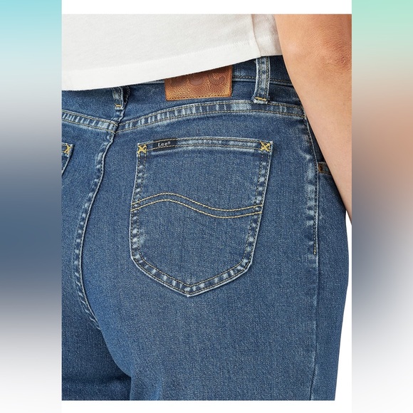 Lee’s women’s high rise A line jeans - Picture 4 of 7